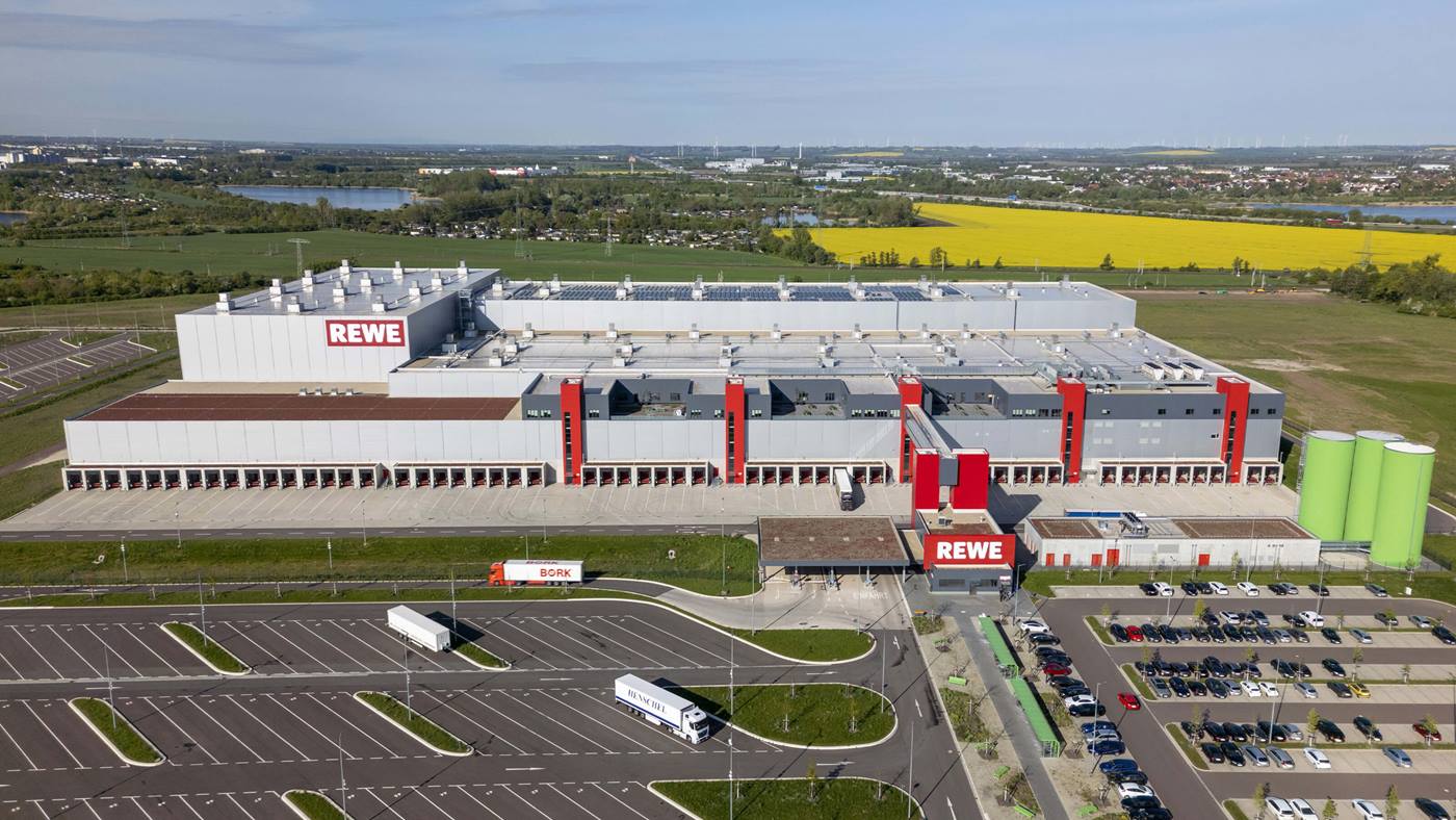 Revolutionary retail logistics with advanced warehouse automation for REWE in Magdeburg