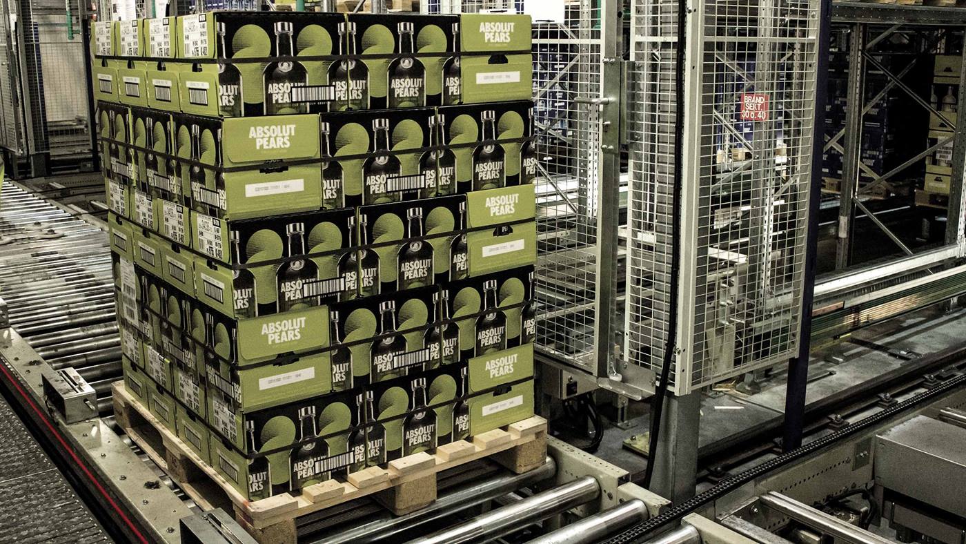 Swisslog ProMove pallet conveyor system at The Absolut Company