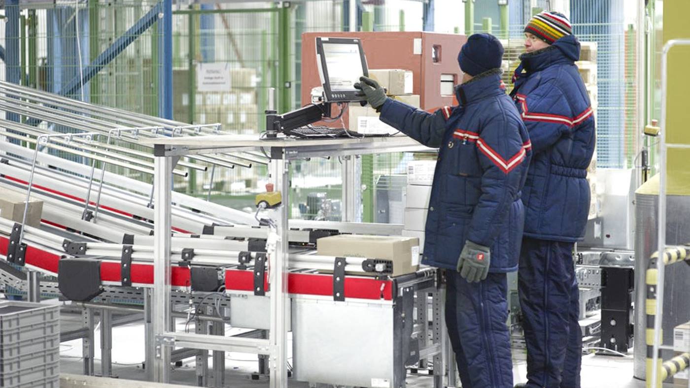 Picking station inside the Apetito temperature controlled intralogistics facility