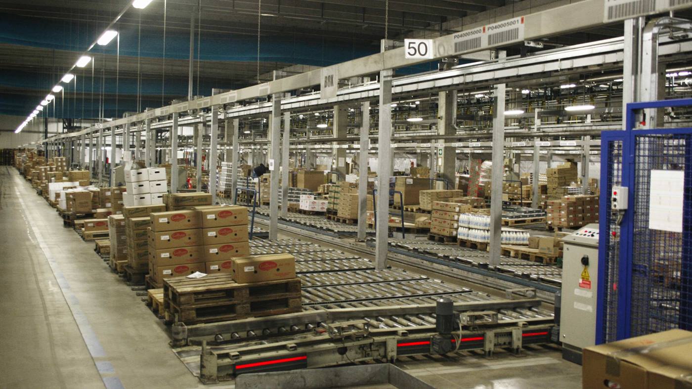 Das Galbani-Verteilzentrum verarbeitet rund 9 000 Paletten pro Tag in drei Schichten.