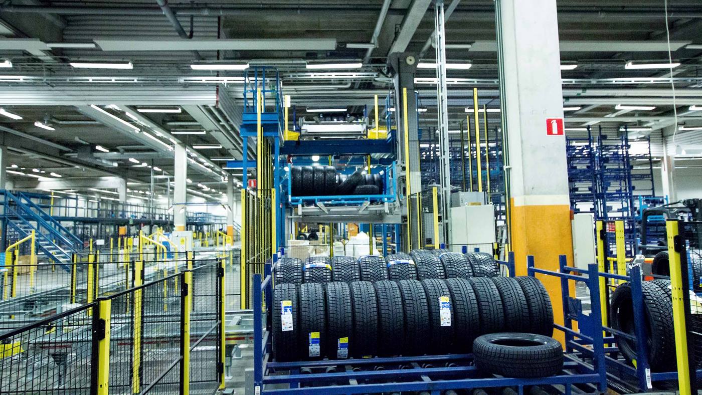 Vertical conveyor at Michelin warehouse Sweden