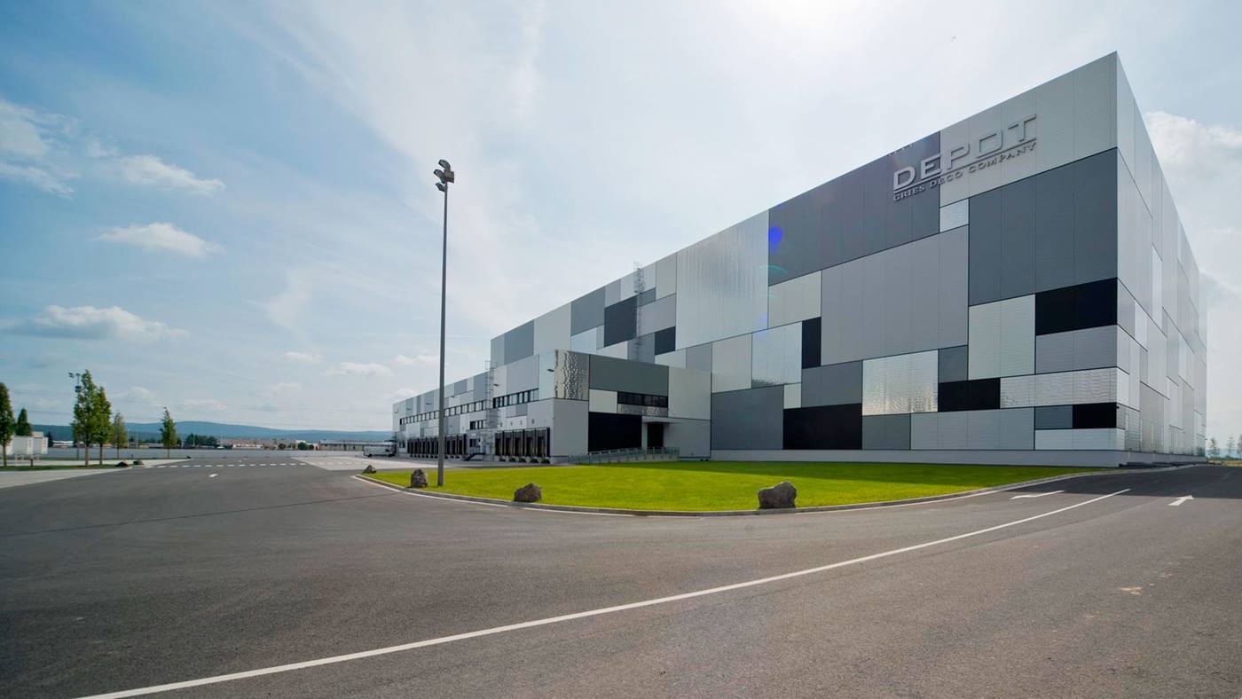 DEPOT distribution center with automated high bay warehouse