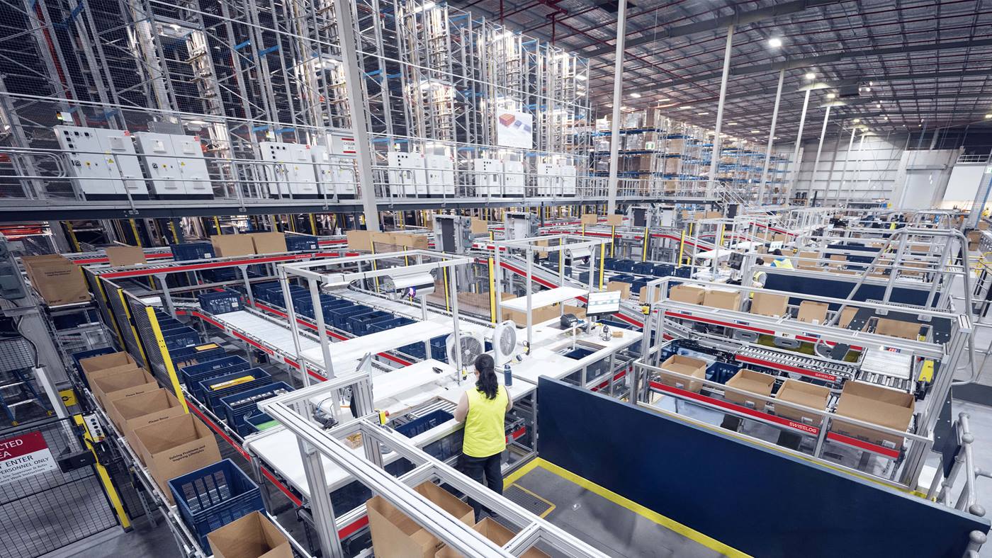 A Swisslog retail warehouse automation system at Jaycar