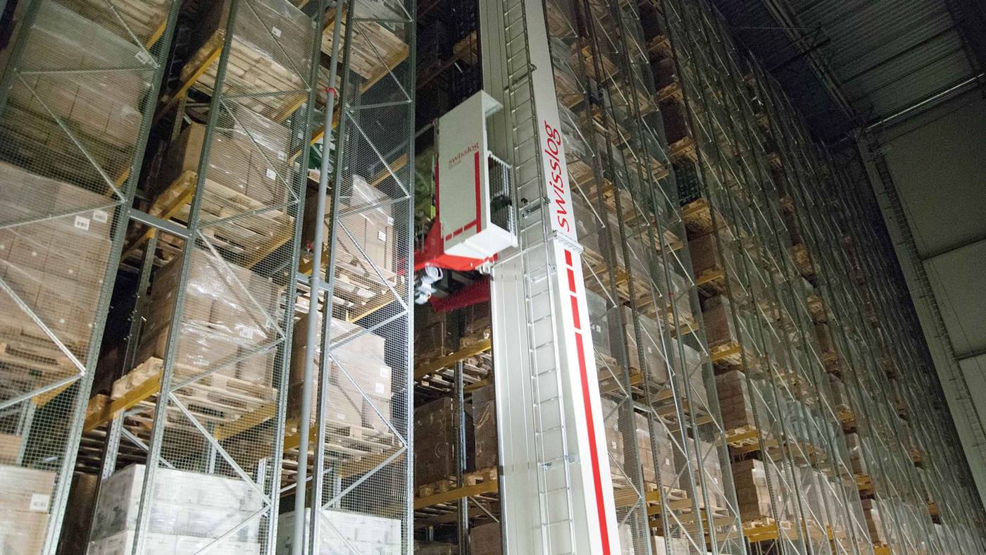 Vectura stacker cranes in Rusta high bay warehouse
