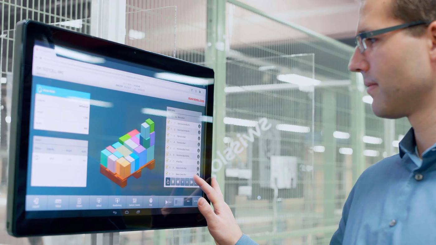 Swisslog SynQ software for ACPaQ mixed case palletizing