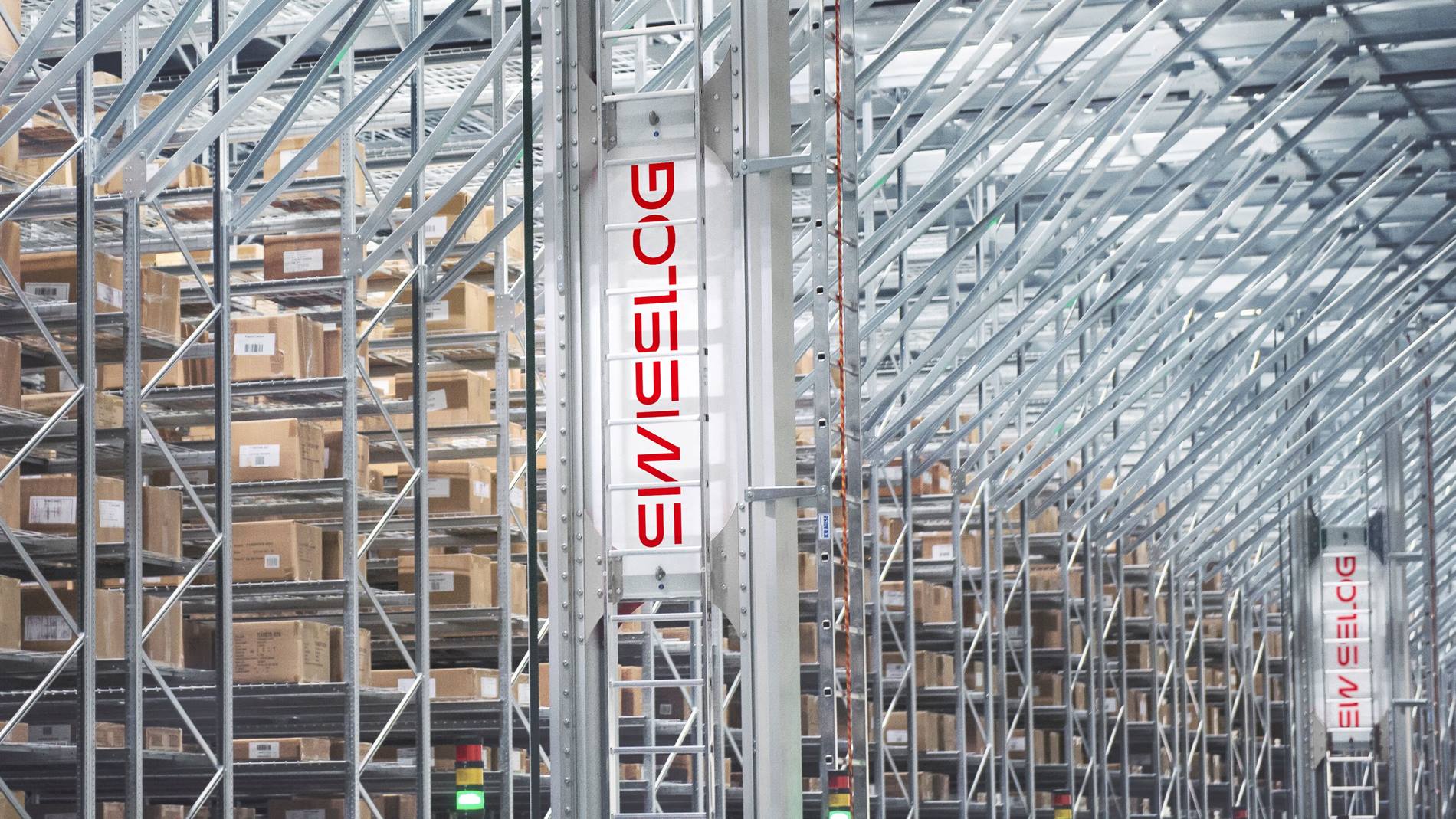 Los sistemas de almacenamiento automatizados incrementan la eficiencia. Swisslog es el proveedor líder en España. 