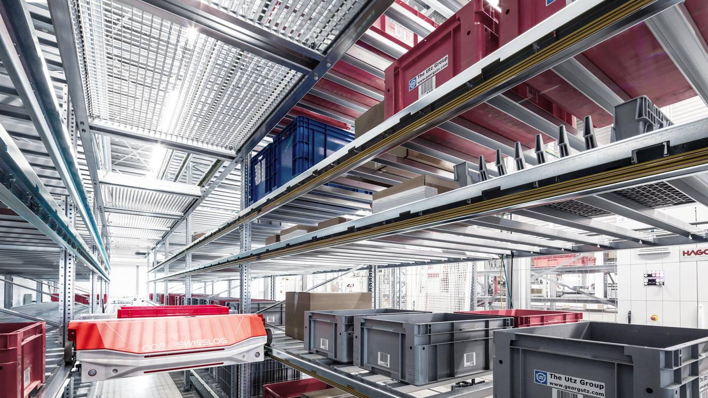 Mini load storage system with the Swisslog CycloneCarrier shuttle system