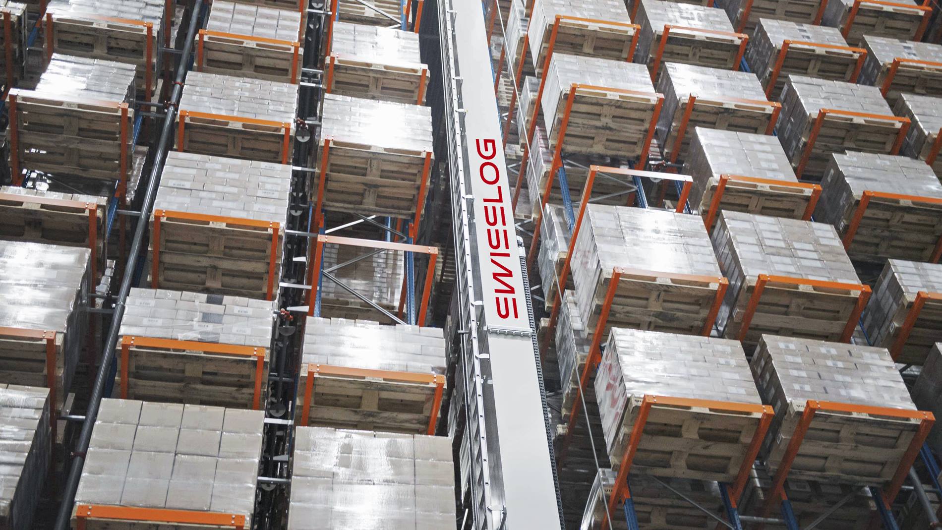 Swisslog Vectura stacker crane for high bay warehouse reduces energy consumption